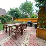 Erkel 19 Apartmanhaz Апартаменты Кестхей