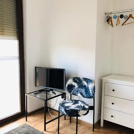 Erkel 19 Apartmanhaz Кестхей