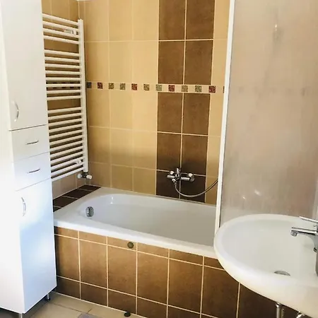 Erkel 19 Apartmanhaz *