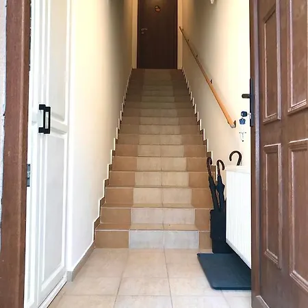 Erkel 19 Apartmanhaz * Кестхей