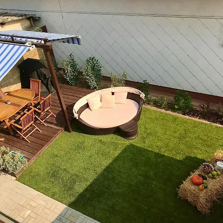 Erkel 19 Apartmanhaz Апартаменты Кестхей