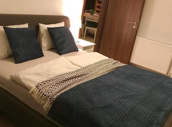 Erkel 19 Apartmanhaz * 케츨리